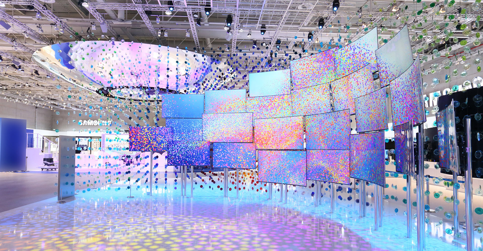 异形拼接处理器：打破边界的创意显示核心设备